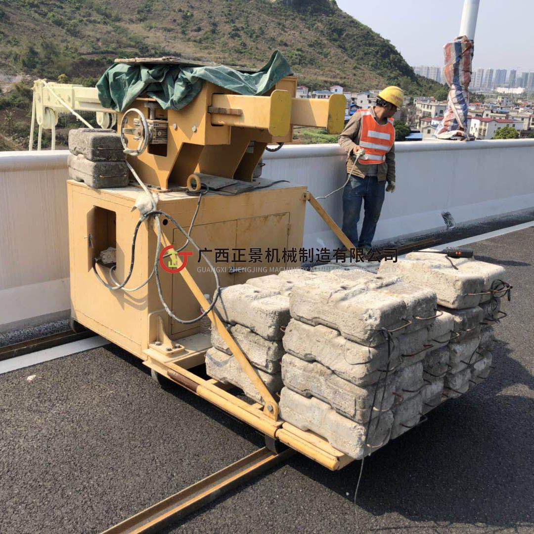 桥梁维护维修车