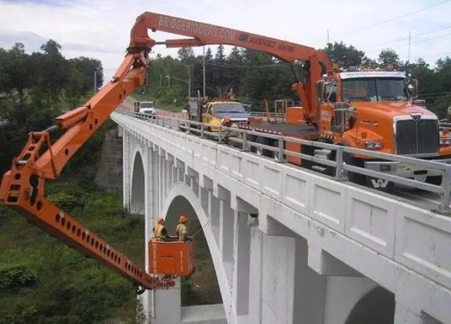 桥梁检测车