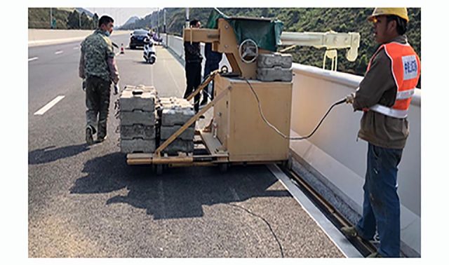 新型桥梁检测车