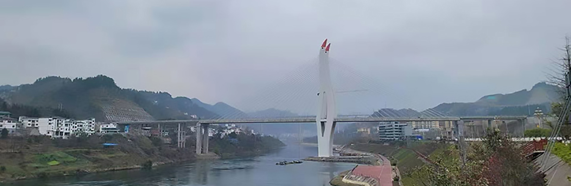 国内首座飞鸽斜拉式异型桥——贵州沿河县乌江三桥