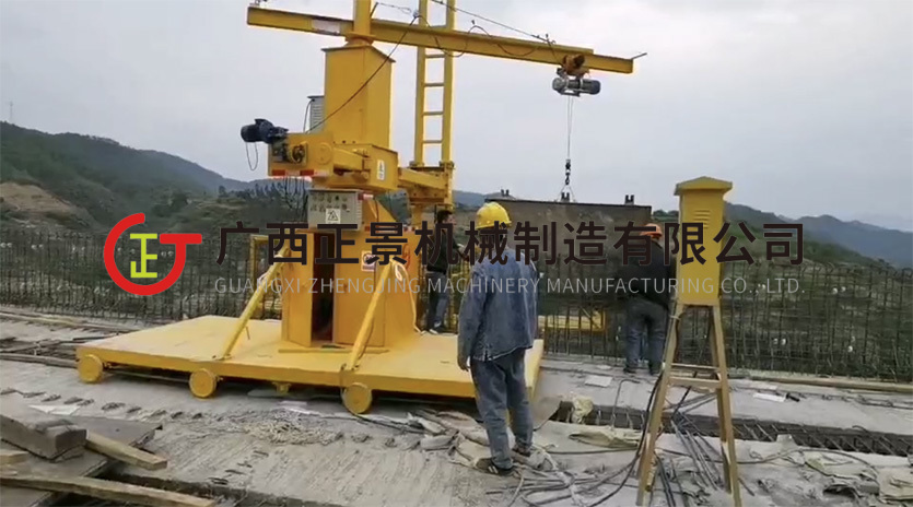 桥梁防撞墙模板施工台车