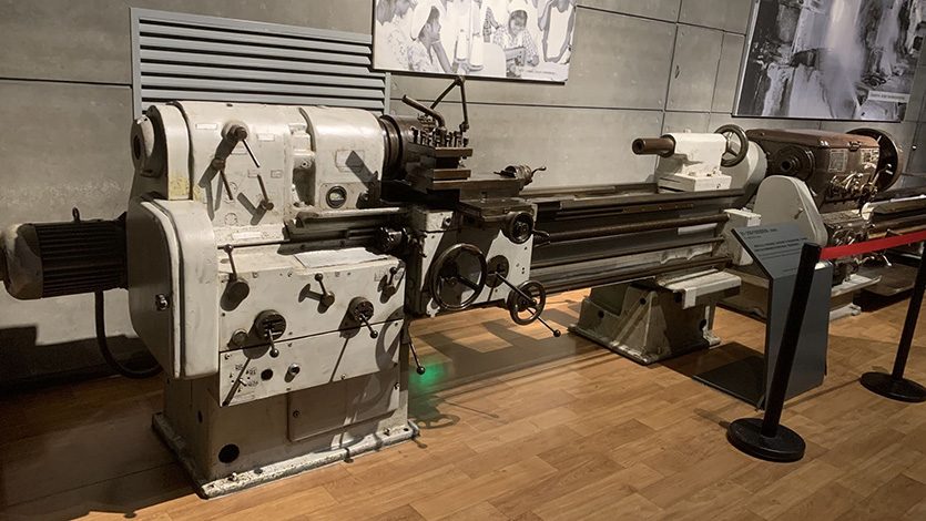 S1-250/1500型车床