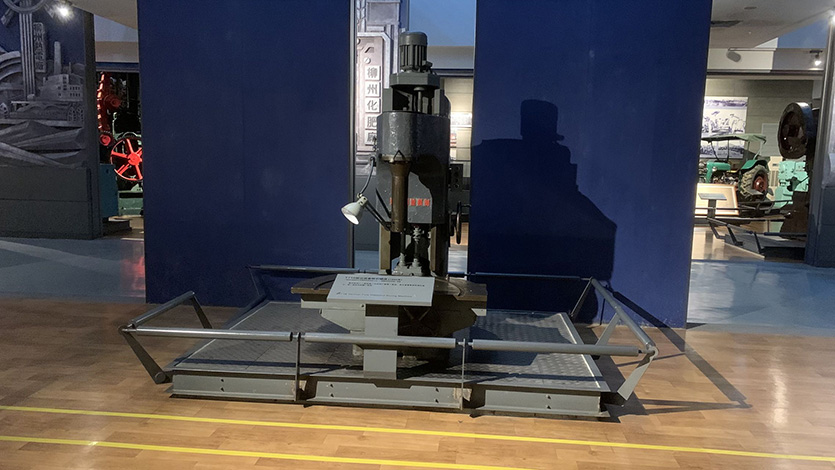T718型立式金刚石镗床