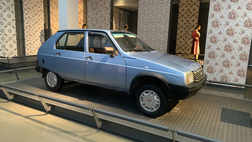 “五菱”牌LZ1010MC型微型轿车
